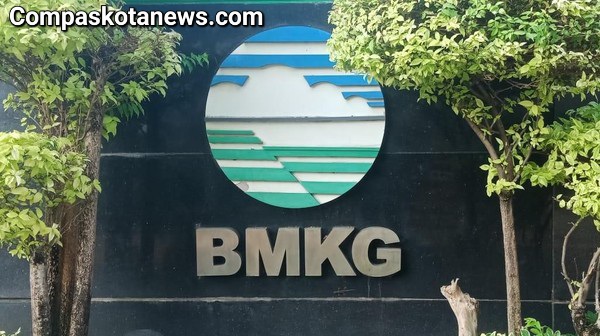 Prakiraan Cuaca BMKG di Banten: Waspada Gelombang di Pantai Selat Sunda Bagian Selatan, Kota Serang Hujan Ringan Prakiraan Cuaca BMKG di Banten: Waspada Gelombang di Pantai Selat Sunda Bagian Selatan, Kota Serang Hujan Ringan