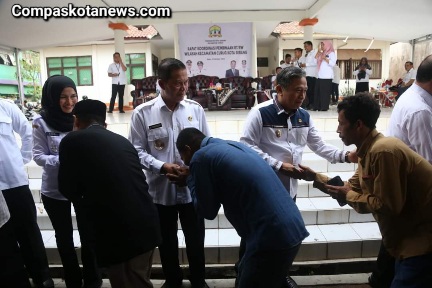 Kecamatan Curug Banjir Doorprize di Acara Koordinasi Tingkat Kota Serang Demi Rt dan Rw Terus Semangat Kerja Kecamatan Curug Banjir Doorprize di Acara Koordinasi Tingkat Kota Serang Demi Rt dan Rw Terus Semangat Kerja