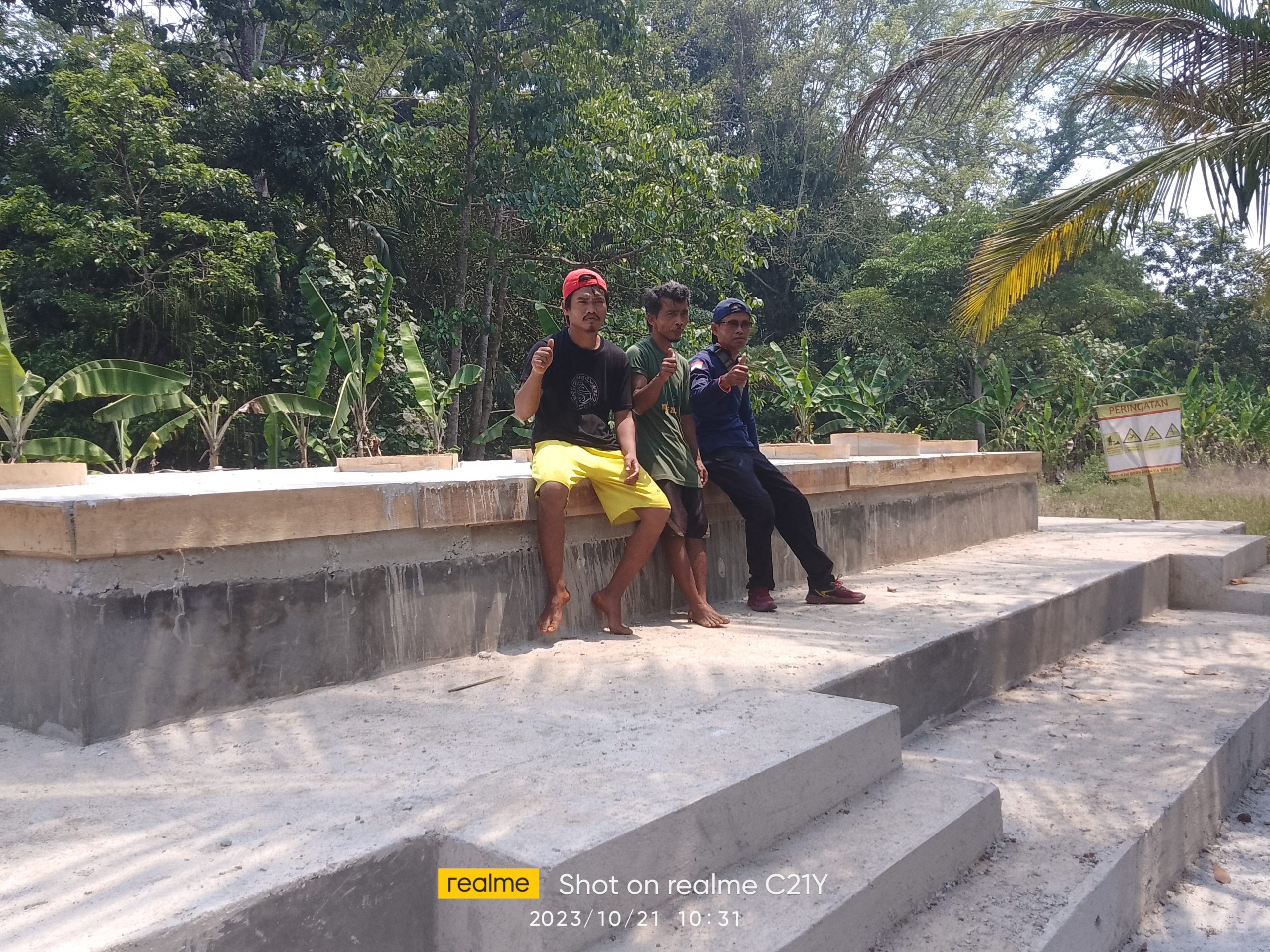 Proyek Pembangunan instlasi Pembuangan Air Limbah (IPAL) Desa Petir Serang Peningkatan kualitas Lingkungan Melalui Pendekatan Swakelola Proyek Pembangunan instlasi Pembuangan Air Limbah (IPAL) Desa Petir Serang Peningkatan kualitas Lingkungan Melalui Pendekatan Swakelola