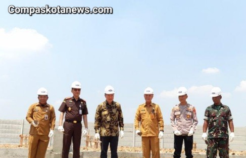 Prov Banten Akan Bangun Pabrik Senilai Rp 320 Milyar di Kab. Serang, PT DGW Janji Bakal Rekrut 85 Persen Tenaga Lokal Prov Banten Akan Bangun Pabrik Senilai Rp 320 Milyar di Kab. Serang, PT DGW Janji Bakal Rekrut 85 Persen Tenaga Lokal