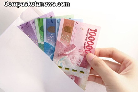 Miris Guru SDN di Jaktim Disebut Cuma Terima Gaji Rp 300.000, padahal di Kuitansi Tertulis Rp 9 Juta Miris Guru SDN di Jaktim Disebut Cuma Terima Gaji Rp 300.000, padahal di Kuitansi Tertulis Rp 9 Juta