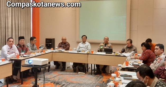 Kompolnas dan Polri Gelar Rapat Bersama untuk Merumuskan Arah Kebijakan Polri Pada Tahun 2024 Kompolnas dan Polri Gelar Rapat Bersama untuk Merumuskan Arah Kebijakan Polri Pada Tahun 2024