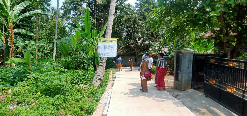 Kepala Desa Taman Sari Kecamatan Baros Kabupaten Serang,Babay Melaksanakan Pembangunan Jalan Rabat Beton Kepala Desa Taman Sari Kecamatan Baros Kabupaten Serang,Babay Melaksanakan Pembangunan Jalan Rabat Beton