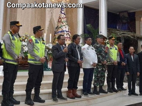 Pj Gunernur Banten di Dampingi Kapolda Banten Irjen Pol Abdul Karim dan Pj Wali Kota Yedi Rahmat Tinjau Misa Malam Natal di Gereja Kristus Raja di Kota Serang Pj Gunernur Banten di Dampingi Kapolda Banten Irjen Pol Abdul Karim dan Pj Wali Kota Yedi Rahmat Tinjau Misa Malam Natal di Gereja Kristus Raja di Kota Serang