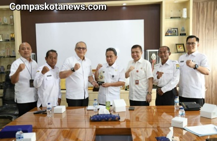 Pj Walikota Serang Akan Lakukan Sinergi dengan BPJS Ketenagakerjaan Cabang Serang Untuk Penuhi Kesejahteraan Masyarakat Kota Serang Pj Walikota Serang Akan Lakukan Sinergi dengan BPJS Ketenagakerjaan Cabang Serang Untuk Penuhi Kesejahteraan Masyarakat Kota Serang