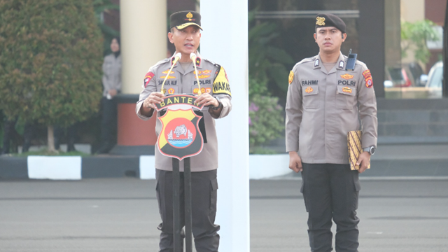 Pimpin Apel Pagi, Wakapolda Banten Berikan Arahan Terkait Nataru dan Antispasi Erupsi Gunung Krakatau Pimpin Apel Pagi, Wakapolda Banten Berikan Arahan Terkait Nataru dan Antispasi Erupsi Gunung Krakatau