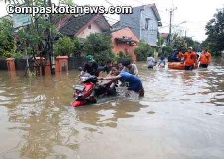 Potensi Bencana Hidrometeorologi Atau Hujan Lebat Disertai Angin Kencang di Sejumlah Provinsi di Indonesia Potensi Bencana Hidrometeorologi Atau Hujan Lebat Disertai Angin Kencang di Sejumlah Provinsi di Indonesia