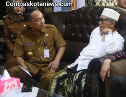 Penjabat Walikota Serang, Yedi Rahmat, Akan Fokus Perhatikan Anak Balita Stunting dan Gizi Buruk Penjabat Walikota Serang, Yedi Rahmat, Akan Fokus Perhatikan Anak Balita Stunting dan Gizi Buruk