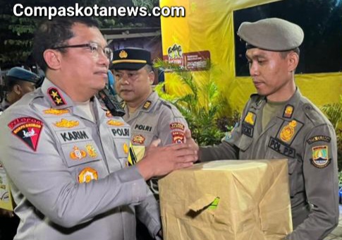 Kapolda Banten Irjen Pol Abdul Karim dan Jajaran Anggotanya Antisipasi Kepadatan Arus Lalu Lintas di Anyer dan Carita Menjelang Tahun Baru 2024 Kapolda Banten Irjen Pol Abdul Karim dan Jajaran Anggotanya Antisipasi Kepadatan Arus Lalu Lintas di Anyer dan Carita Menjelang Tahun Baru 2024