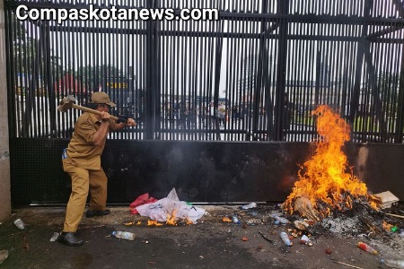 Akhirnya DPR dan Pemerintah Pusat Setujui Masa Jabatan Kepala Desa Diperpanjang Menjadi 8 Tahun Akhirnya DPR dan Pemerintah Pusat Setujui Masa Jabatan Kepala Desa Diperpanjang Menjadi 8 Tahun