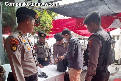 Jajaran Polda Banten Gelar Pengamanan Ketat Rapat Pleno KPU Provinsi Banten Pemilu 2024 Jajaran Polda Banten Gelar Pengamanan Ketat Rapat Pleno KPU Provinsi Banten Pemilu 2024