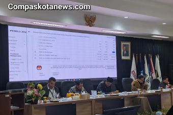 Dua Saksi Paslon Capres Menolak untuk Tandatangani Hasil Pleno di Provinsi Banten Dua Saksi Paslon Capres Menolak untuk Tandatangani Hasil Pleno di Provinsi Banten