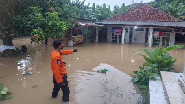 Banjir Melanda Empat Desa di Kabupaten Serang: Sungai Cidurian Meluap Akibat Hujan Lebat Banjir Melanda Empat Desa di Kabupaten Serang: Sungai Cidurian Meluap Akibat Hujan Lebat
