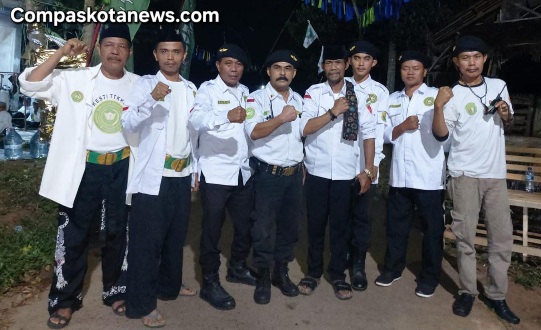 Gembrung Keliling Kesti TTKKDH di Desa Silebu: Membangun Silaturahmi dan Melestarikan Budaya Antar Peguron Gembrung Keliling Kesti TTKKDH di Desa Silebu: Membangun Silaturahmi dan Melestarikan Budaya Antar Peguron
