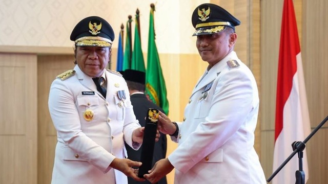 Gunawan Rusminto Dilantik Sebagai Pj Bupati Lebak Menggantikan Iwan Kurniawan Gunawan Rusminto Dilantik Sebagai Pj Bupati Lebak Menggantikan Iwan Kurniawan