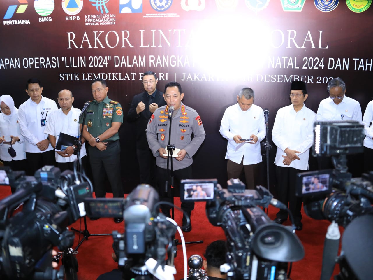 Kapolri: Personel Gabungan Polri-TNI Amankan 61 Ribu Lokasi Ibadah dan Rekreasi Saat Natal-Tahun Baru Kapolri: Personel Gabungan Polri-TNI Amankan 61 Ribu Lokasi Ibadah dan Rekreasi Saat Natal-Tahun Baru