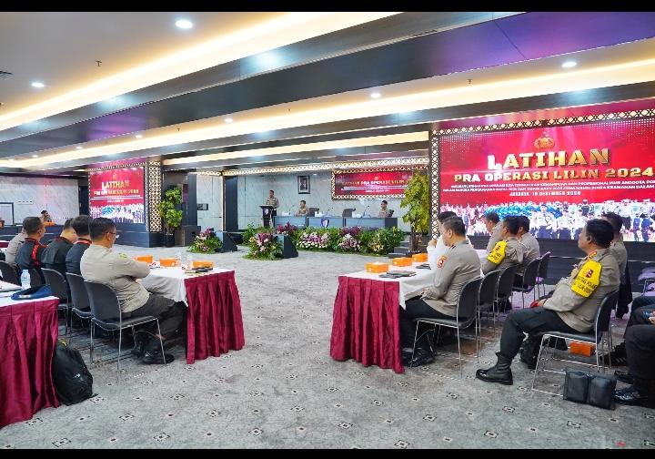 Kakorlantas Polri Gelar Latihan Pra Operasi Lilin 2024: Pengamanan Natal dan Tahun Baru Kakorlantas Polri Gelar Latihan Pra Operasi Lilin 2024: Pengamanan Natal dan Tahun Baru