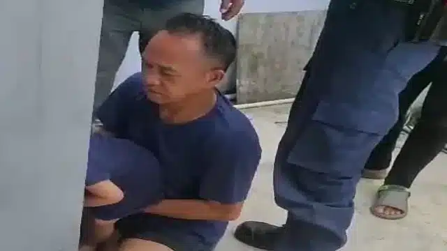 Drama Penyelamatan Balita: Kepala Terjepit Tiang, Petugas Damkar Lebak Beraksi Cepat! Drama Penyelamatan Balita: Kepala Terjepit Tiang, Petugas Damkar Lebak Beraksi Cepat!