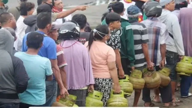 Harga LPG 3 Kg Melejit! Warga Medan Menjerit, Pertamina Angkat Bicara! Harga LPG 3 Kg Melejit! Warga Medan Menjerit, Pertamina Angkat Bicara!