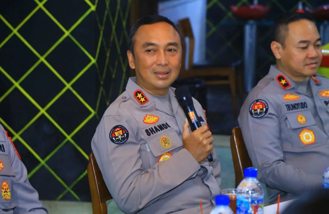 Kadiv Humas Polri Silaturahmi Bersama Wartawan, Perkuat Sinergi dalam Penyampaian Informasi Kadiv Humas Polri Silaturahmi Bersama Wartawan, Perkuat Sinergi dalam Penyampaian Informasi