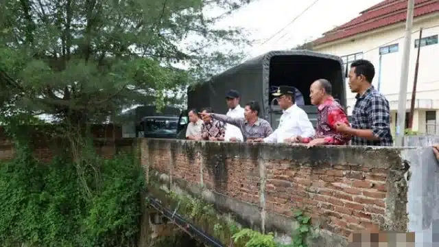 Banjir Kota Serang Kian Parah! Pemprov Banten Turun Tangan, Ini Langkah Drastisnya! Banjir Kota Serang Kian Parah! Pemprov Banten Turun Tangan, Ini Langkah Drastisnya!