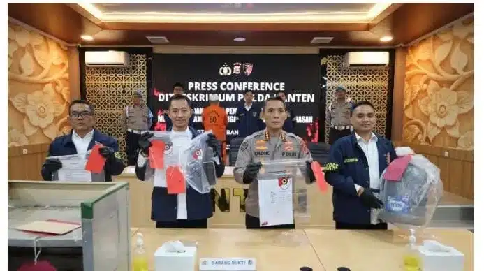 Polda Banten Ungkap Kasus Pemerasan Bermodus Ancaman Proyek di Kawasan Industri Cilegon Polda Banten Ungkap Kasus Pemerasan Bermodus Ancaman Proyek di Kawasan Industri Cilegon