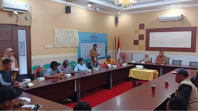 Pejabat Terkait Mangkir, KOLEBBAT Soroti Dugaan Penyimpangan Proyek Pustu di Kota Serang Pejabat Terkait Mangkir, KOLEBBAT Soroti Dugaan Penyimpangan Proyek Pustu di Kota Serang