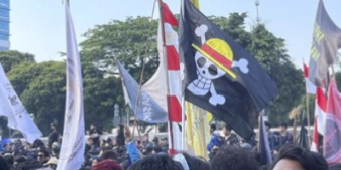 Heboh! Bendera One Piece Berkibar Jelang HUT RI, Netizen Bereaksi Beragam
