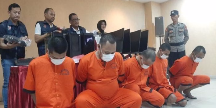 Penangkapan 5 Penjudi Rugikan Bandar Bikin Heboh