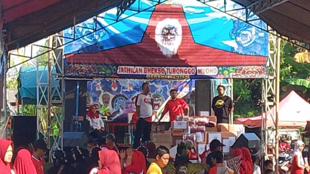 Turonggo Modho Meriahkan HUT ke-25 dengan Bazar Murah di Desa Ranjeng Kecamatan Ciruas Turonggo Modho Meriahkan HUT ke-25 dengan Bazar Murah di Desa Ranjeng Kecamatan Ciruas