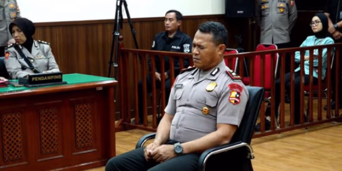 Kompol Kosmas Dipecat: Buntut Tewasnya Ojol yang Terlindas Rantis Brimob