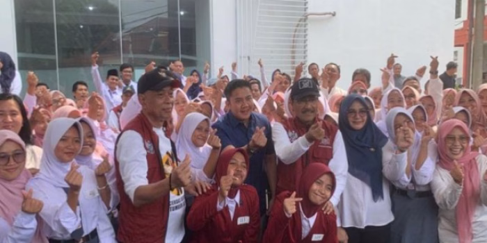 Kunjungan Mensos Gus Ipul dan Seskab Teddy ke Sekolah Rakyat Tangsel: Siswa Sambut Hangat dengan Yel-Yel Semangat