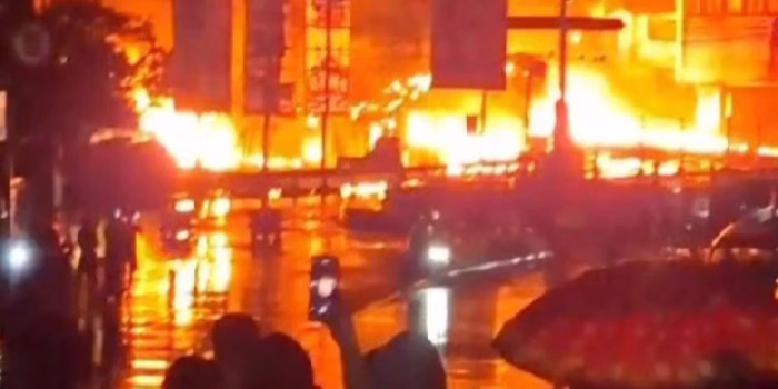 Kecelakaan Truk Tangki BBM di Cianjur Sebabkan Kebakaran Hebat, Akses Jalan Utama Terhenti