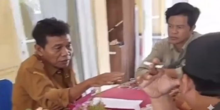 Jurnalis CompasKotaNews.com Diusir Saat Meliput Klarifikasi Dugaan Korupsi Dana Desa di Ragasmasigit Kecamatan Carenang