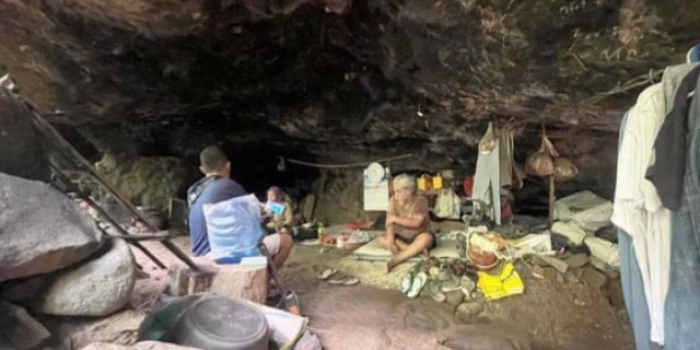 Misteri Penghuni Gua Anggas Wesi