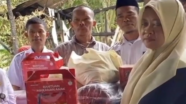Pemkab Serang Salurkan Bantuan untuk Korban Kebakaran di Kampung Cidokdok Pemkab Serang Salurkan Bantuan untuk Korban Kebakaran di Kampung Cidokdok