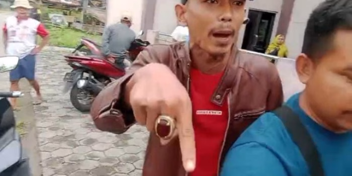 Wartawan Diduga Diintimidasi Staf Desa dan Ketua RT di Kantor Desa Carenang