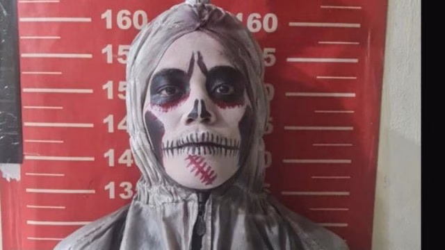 Tiga Pengamen Berkostum Pocong Diamankan Polisi Usai Resahkan Warga Koja Tiga Pengamen Berkostum Pocong Diamankan Polisi Usai Resahkan Warga Koja