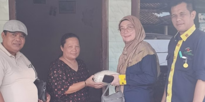 ‎RS Citra Arafiq Cabang Serang Kunjungi dan Salurkan Bantuan Pangan untuk Korban Rumah Roboh di Walantaka