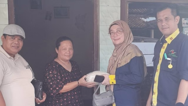RS Citra Arafiq Cabang Serang Kunjungi dan Salurkan Bantuan Pangan untuk Korban Rumah Roboh di Walantaka RS Citra Arafiq Cabang Serang Kunjungi dan Salurkan Bantuan Pangan untuk Korban Rumah Roboh di Walantaka