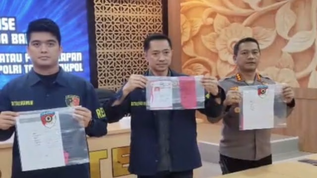Polda Banten Tangkap Calo Penerimaan Polri, Modus Janjikan Lulus Akpol dengan Mahar Rp. 1 Miliar Polda Banten Tangkap Calo Penerimaan Polri, Modus Janjikan Lulus Akpol dengan Mahar Rp. 1 Miliar
