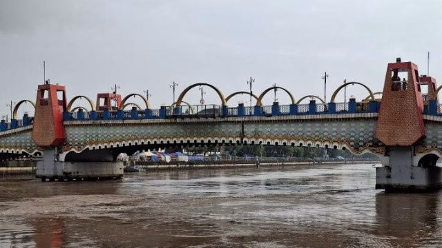 Sirine Pintu Air Cisadane Berbunyi, BPBD Kota Tangerang Tegaskan Status Masih Siaga 3 Sirine Pintu Air Cisadane Berbunyi, BPBD Kota Tangerang Tegaskan Status Masih Siaga 3