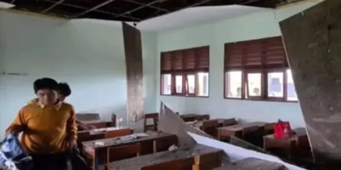 Korban Plafon Ambruk di SMAN 5 Kabupaten Tangerang Bertambah, Total 12 Siswa Terluka