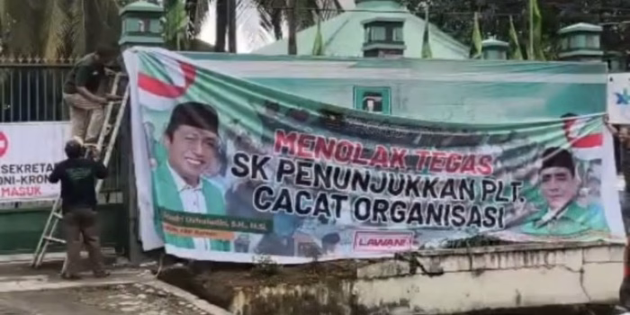 DPW PPP Banten Dipasangi Spanduk Penolakan Plt Ketua dan Sekretaris