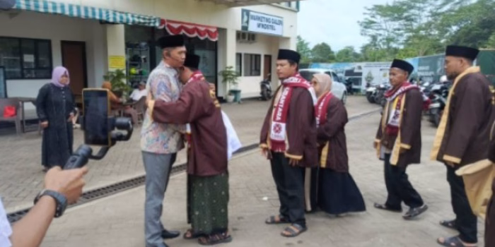 Ir. Toto Hartanto Lepas Keberangkatan 12 Jamaah Umroh Mitra Dapur MBG Provinsi Banten