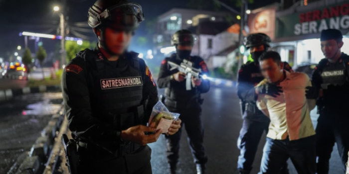 Ilustrasi Penangkapan pria di Serang oleh polisi Satresnarkoba saat hendak mengambil paket sabu