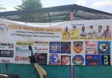 Forum Wartawan Banten Gelar Halal Bihalal di Saung Koi Ciruas Forum Wartawan Banten Gelar Halal Bihalal di Saung Koi Ciruas