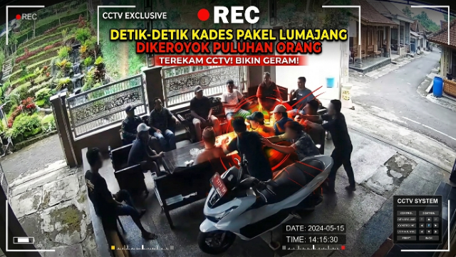 Detik-detik Kades Pakel Lumajang Dikeroyok Puluhan Orang Terekam CCTV Detik-detik Kades Pakel Lumajang Dikeroyok Puluhan Orang Terekam CCTV