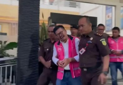 Ketua DPRD Magetan Jadi Tersangka Kasus Dugaan Korupsi Dana Hibah, Enam Orang Diamankan Ketua DPRD Magetan Jadi Tersangka Kasus Dugaan Korupsi Dana Hibah, Enam Orang Diamankan