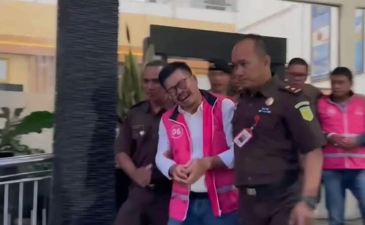 Ketua DPRD Magetan Jadi Tersangka Kasus Dugaan Korupsi Dana Hibah, Enam Orang Diamankan Ketua DPRD Magetan Jadi Tersangka Kasus Dugaan Korupsi Dana Hibah, Enam Orang Diamankan
